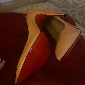 Christian louboutin size 7nude